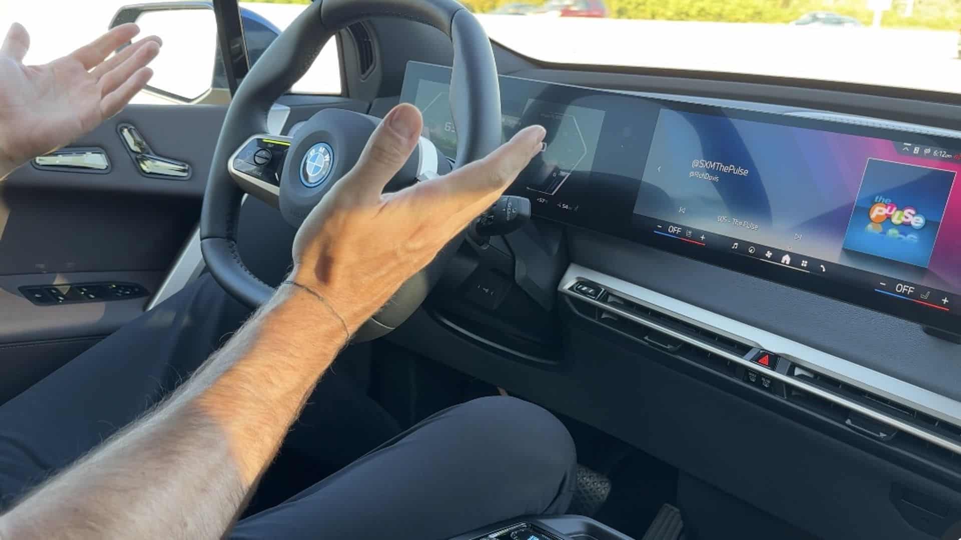 BMW iX xDrive50 Driving Assistant Pro